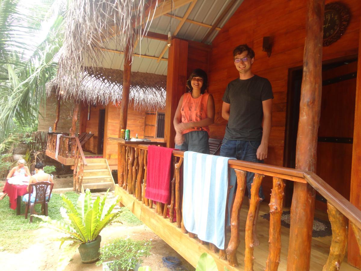 Hotel The Green Station Dikwella Exterior foto
